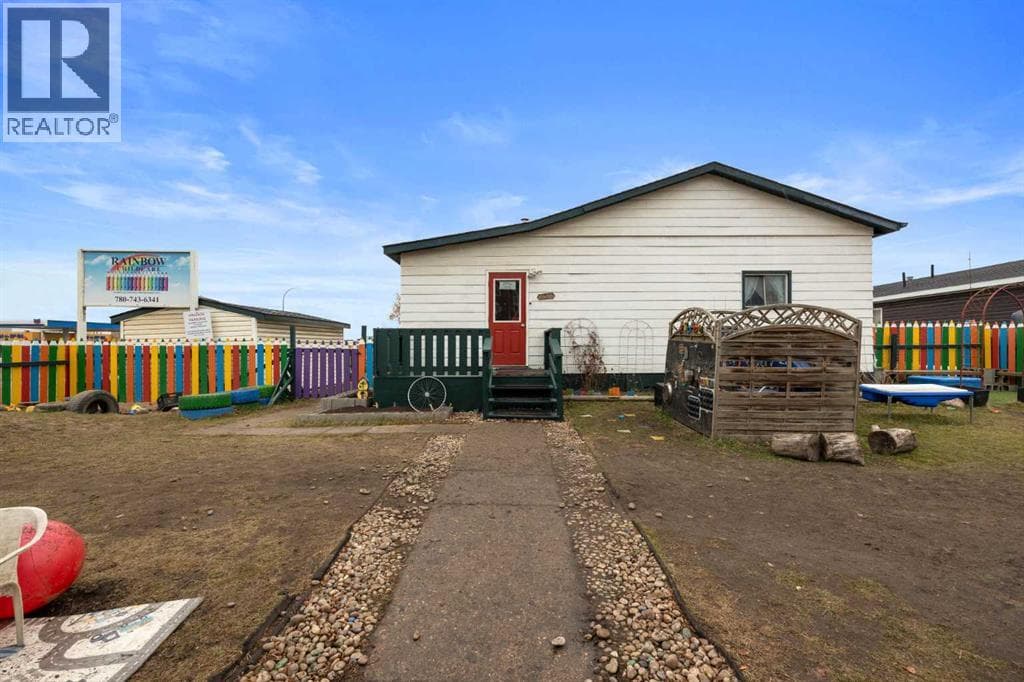 101 Gregoire Crescent photo 2