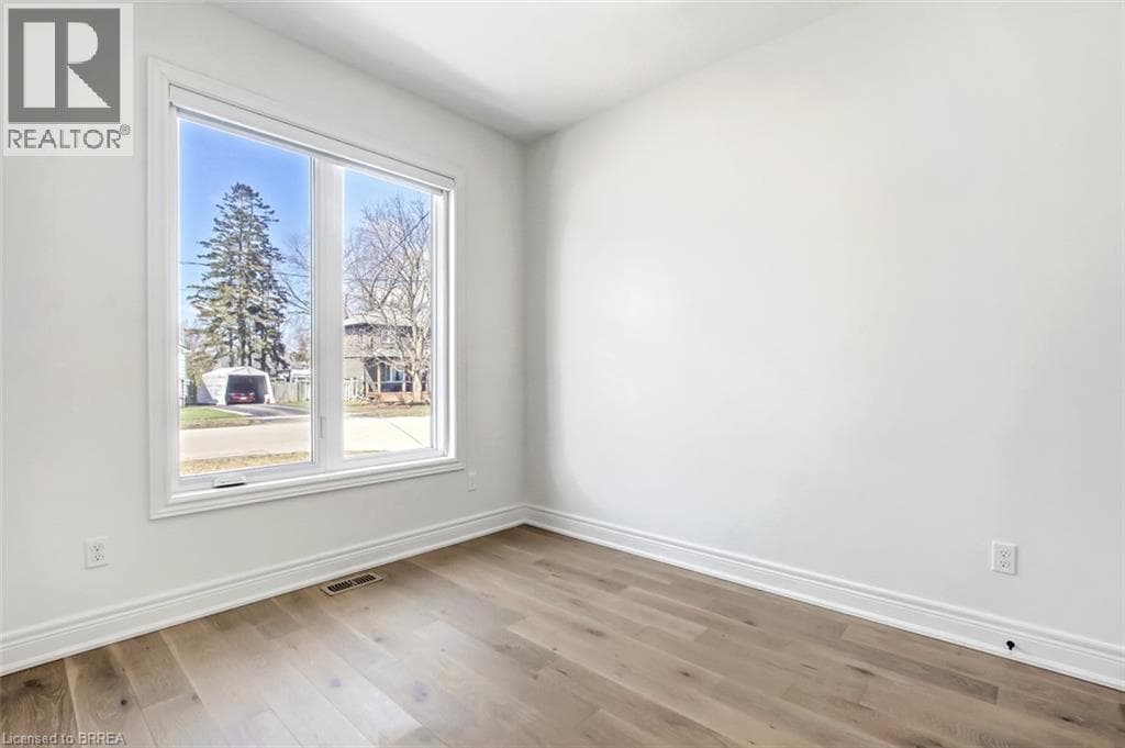 73 HILL Avenue Unit# B photo 4