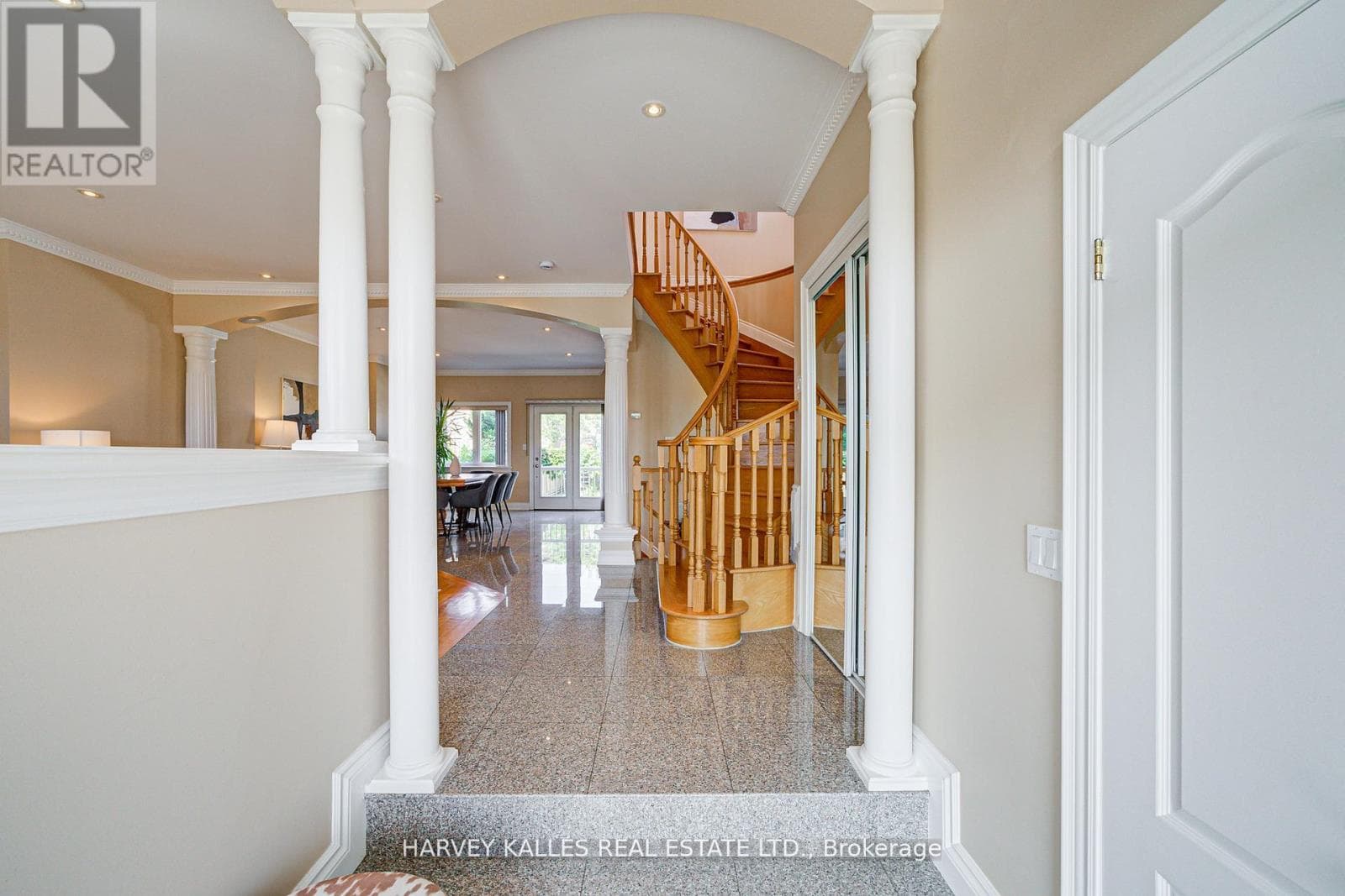 1006 BRIAR HILL AVENUE photo 4