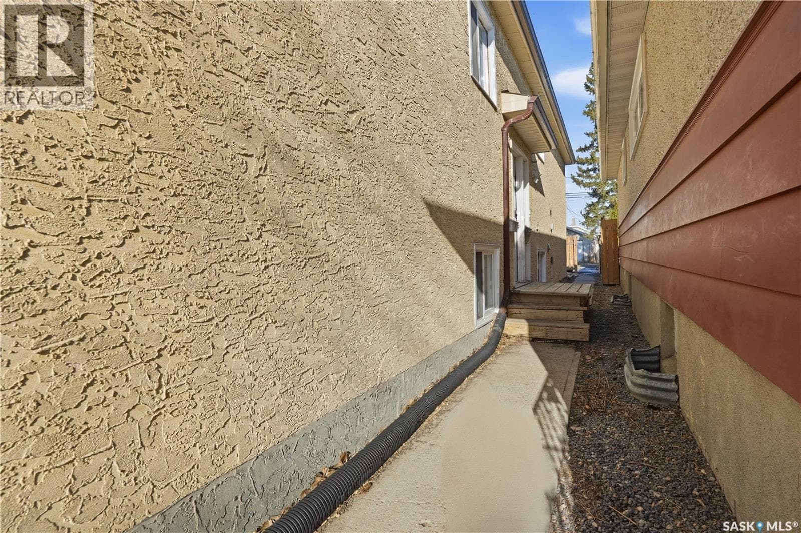 2123 Reynolds STREET photo 3