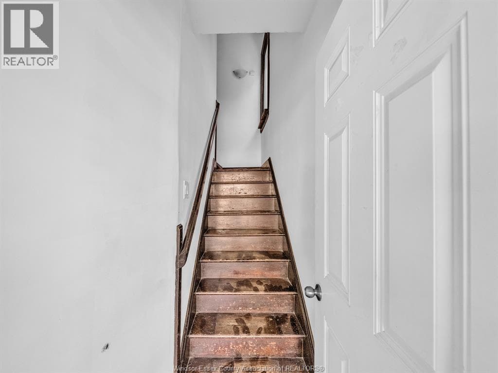 527-531 MCEWAN photo 2