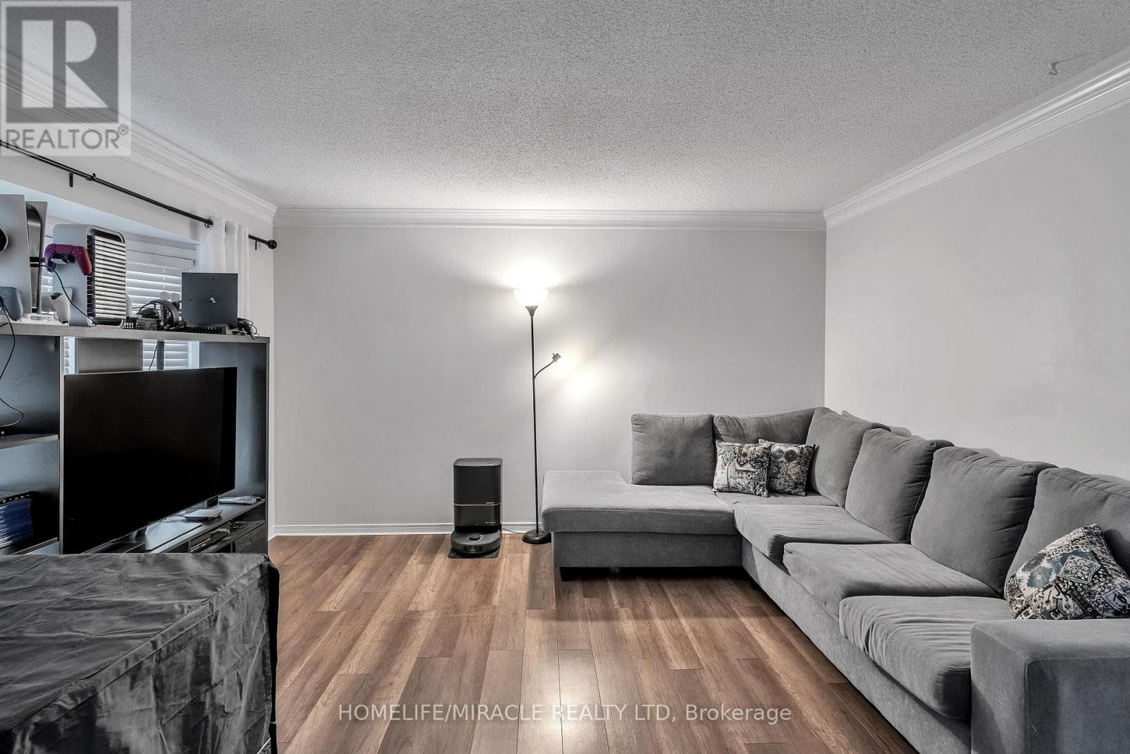 366 MARCONI BOULEVARD photo 3