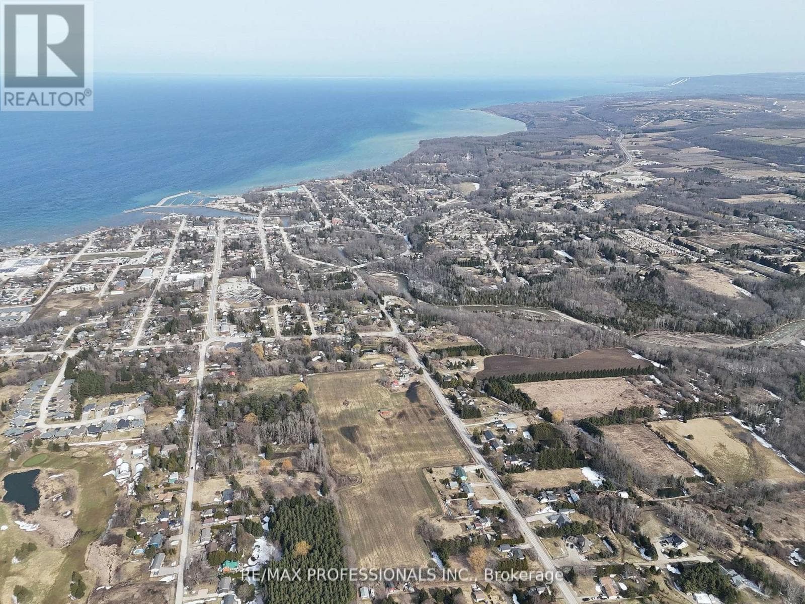 412 MILLER STREET photo 3