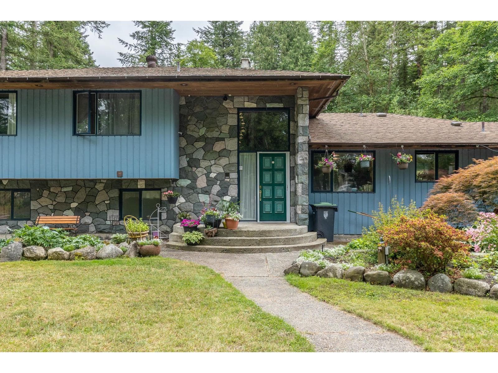 20244 27 AVENUE photo 4