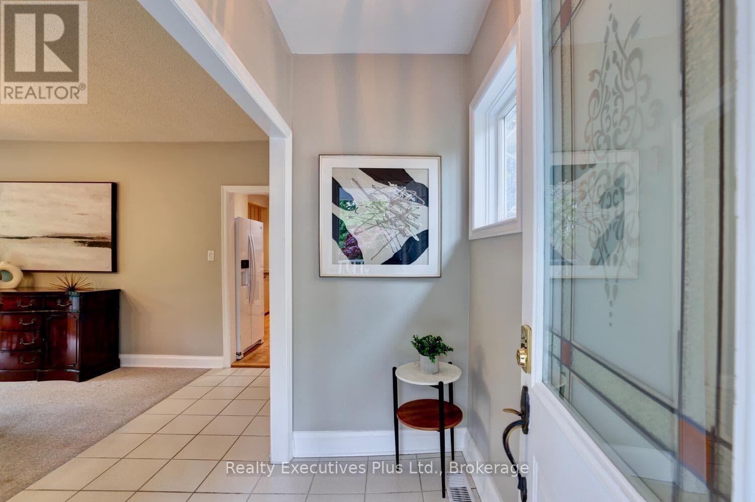 322 PINE AVENUE photo 4