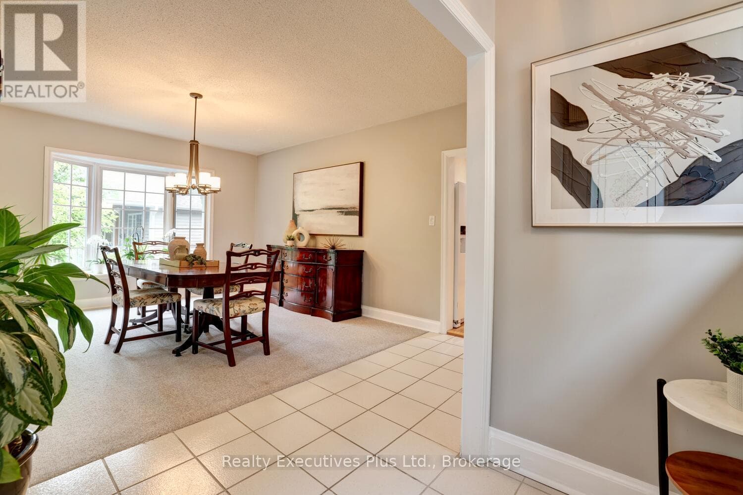 322 PINE AVENUE photo 5