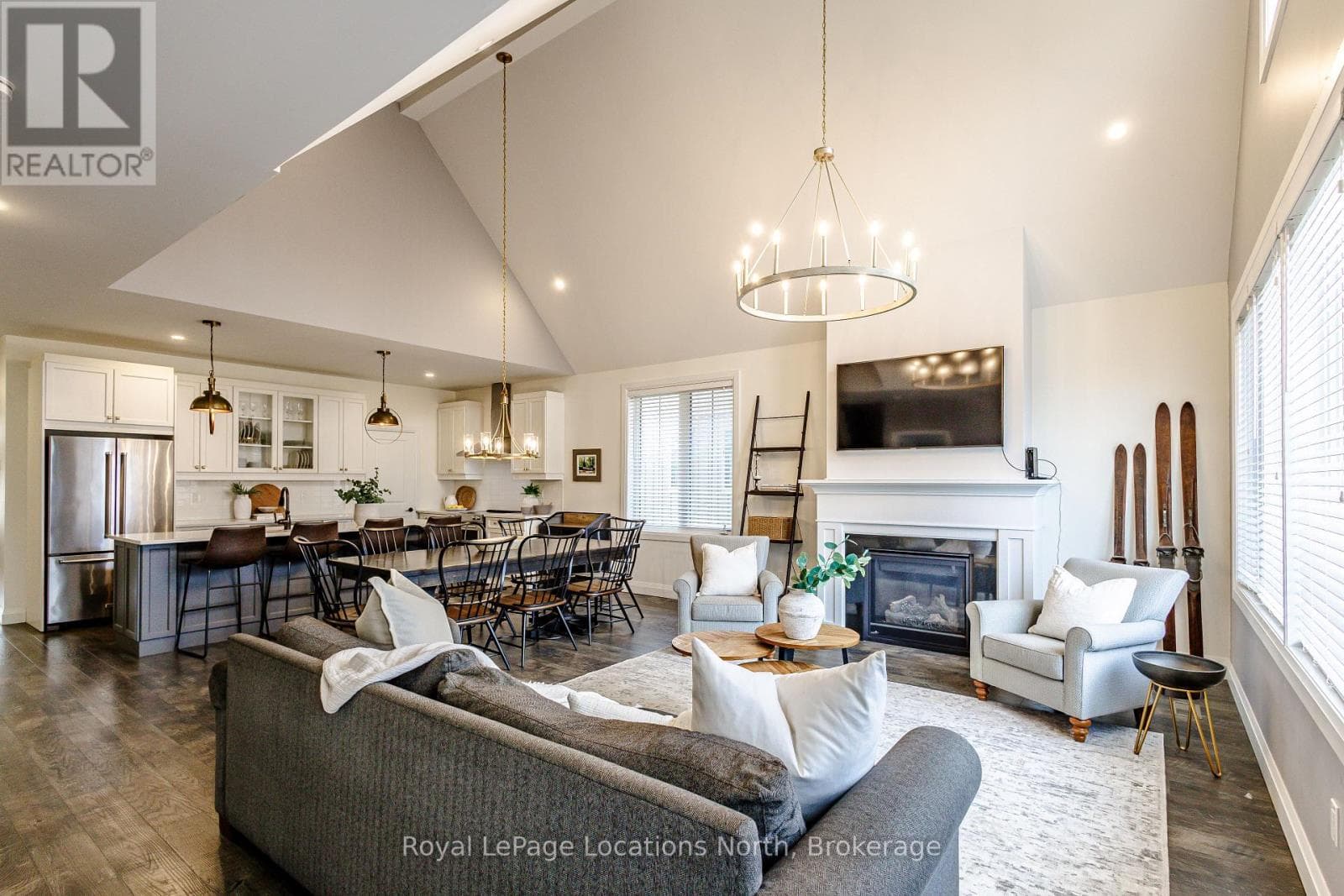 207 YELLOW BIRCH CRESCENT photo 4
