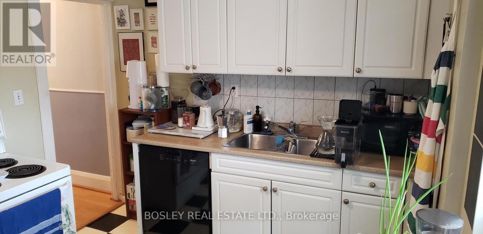 521 MOUNT PLEASANT ROAD photo 3