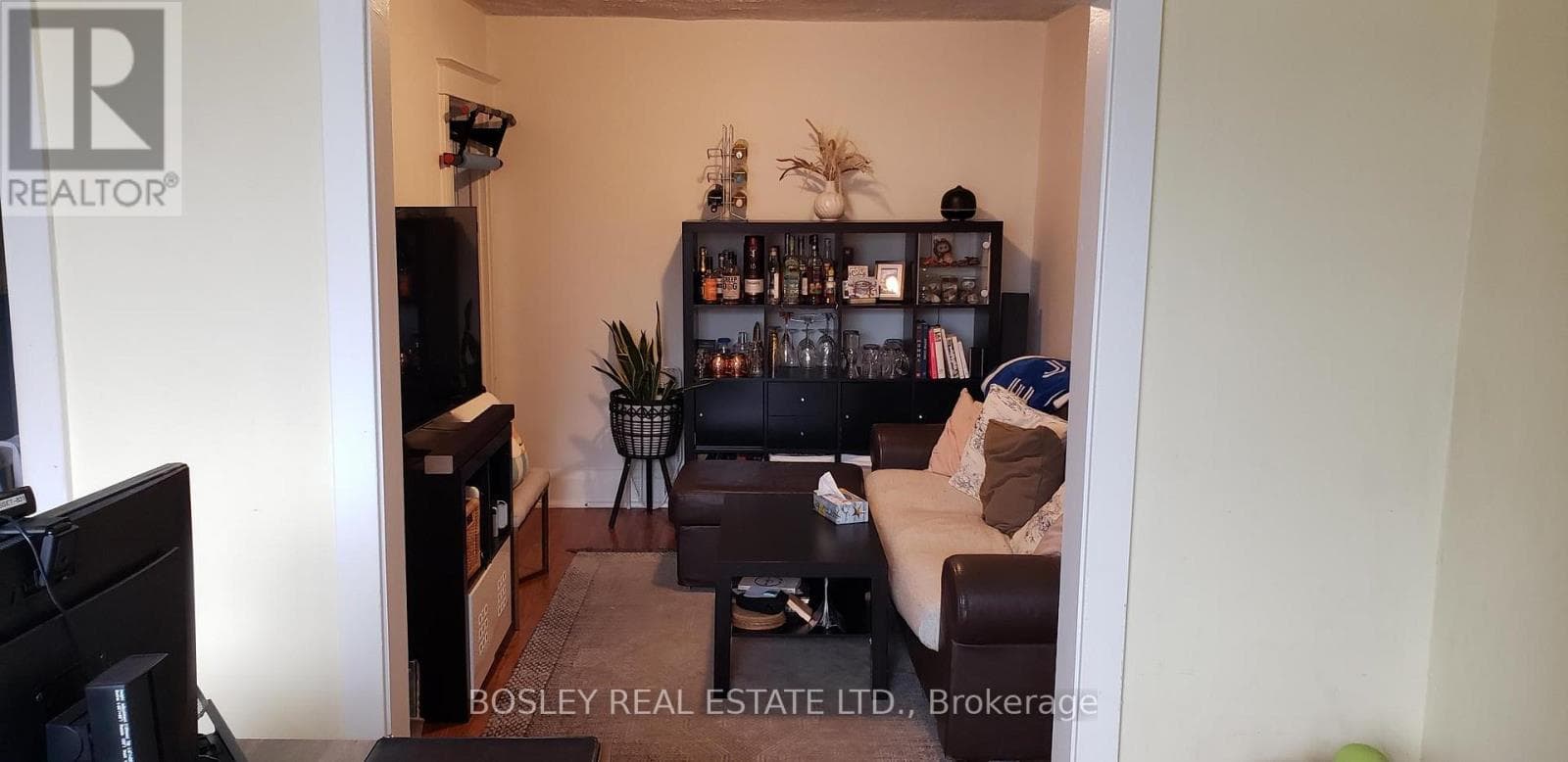 521 MOUNT PLEASANT ROAD photo 5