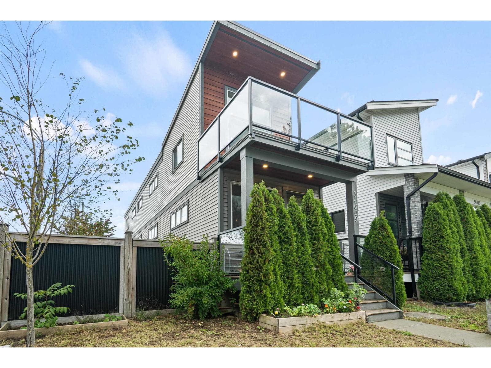 2 bed 3 bath single family at 34609 2 AVENUE — $824,900