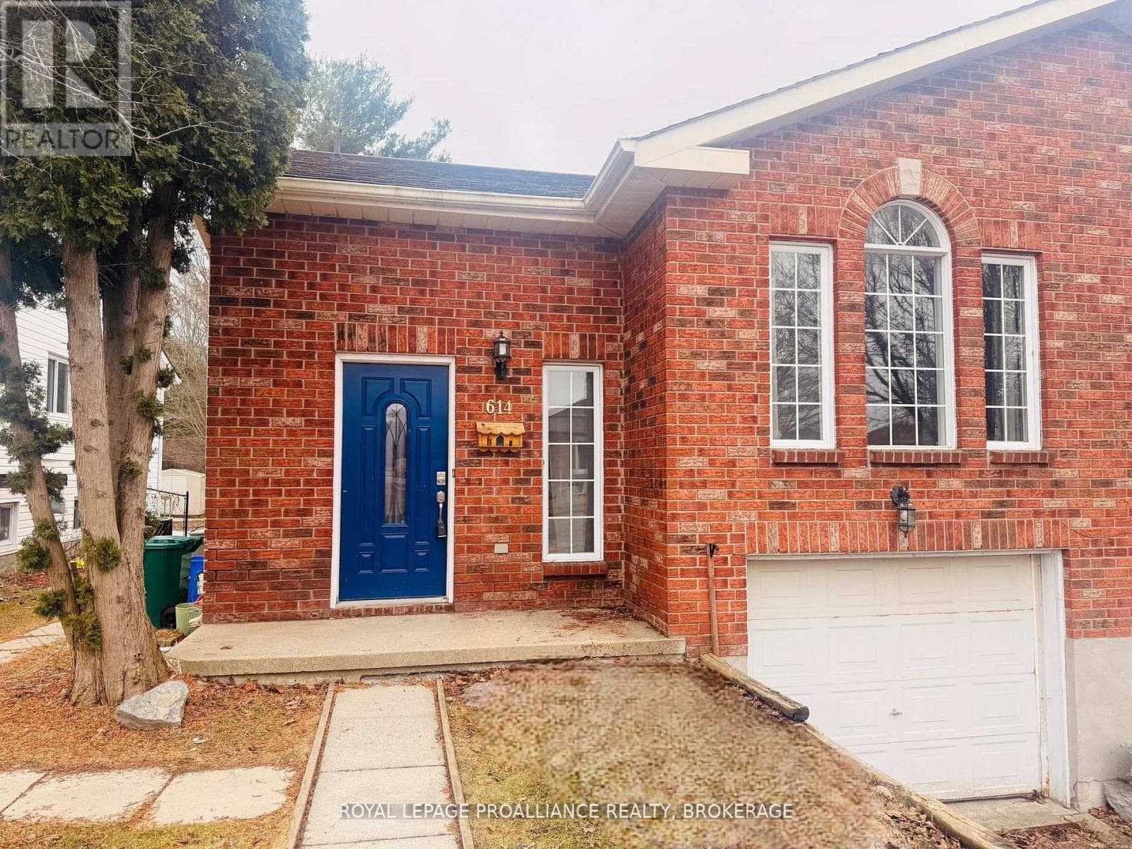 3 bed 2 bath single family at 614 BARNSLEY CRESCENT — $579,900