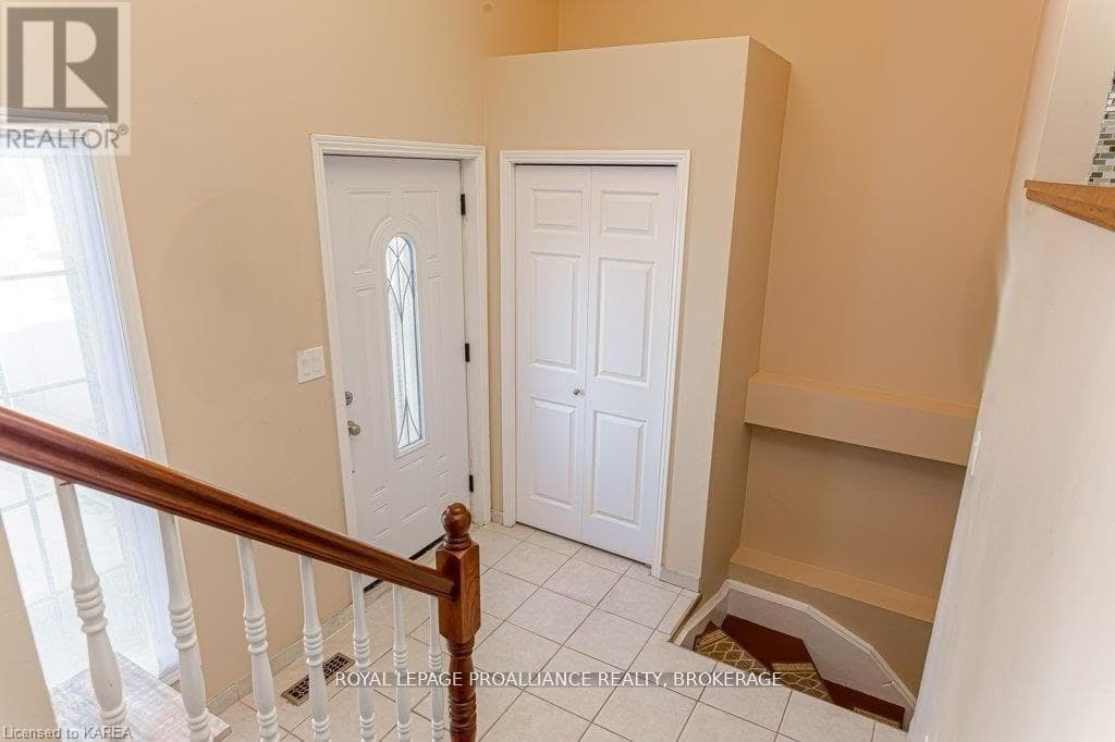 614 BARNSLEY CRESCENT photo 2