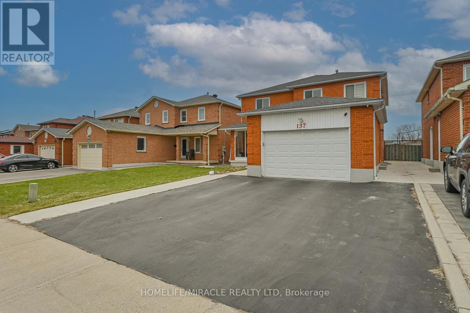 137 MINGLEHAZE DRIVE photo 4