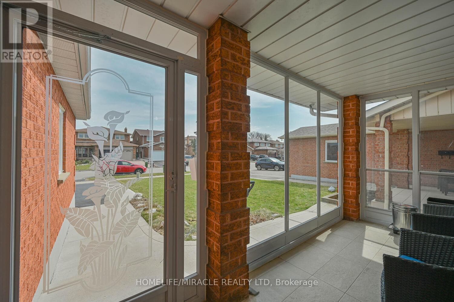 137 MINGLEHAZE DRIVE photo 5
