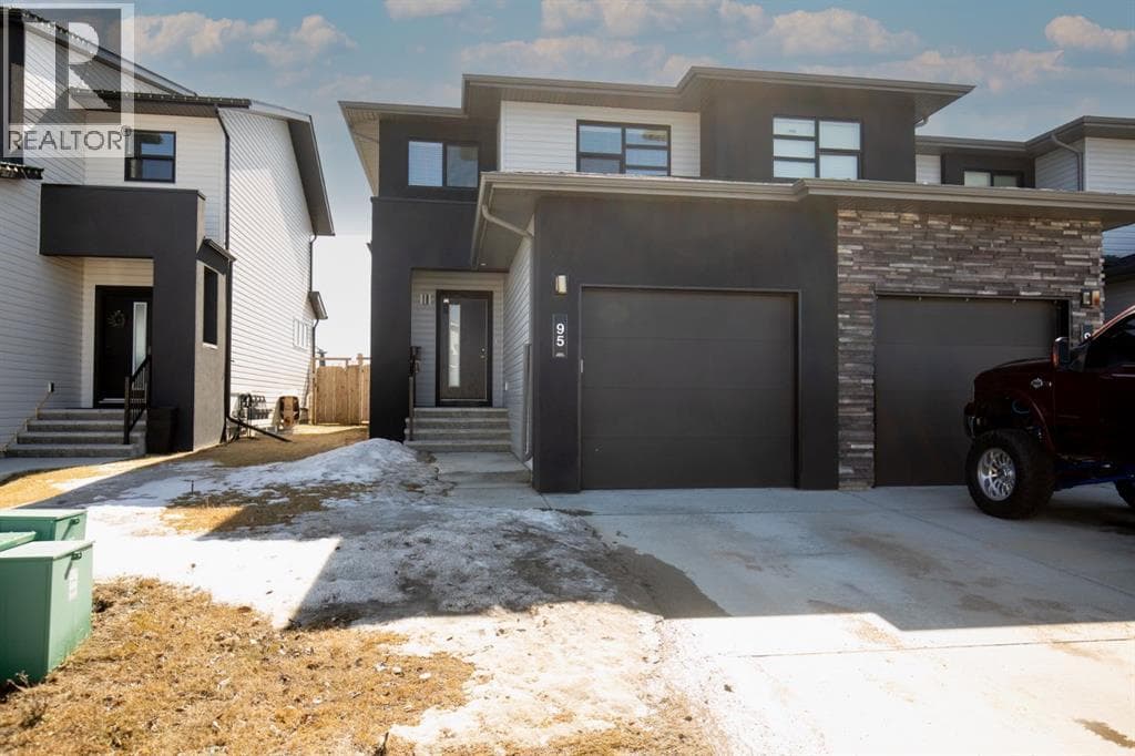 3 bed 3 bath single family at 95 Palmer Circle — $374,900