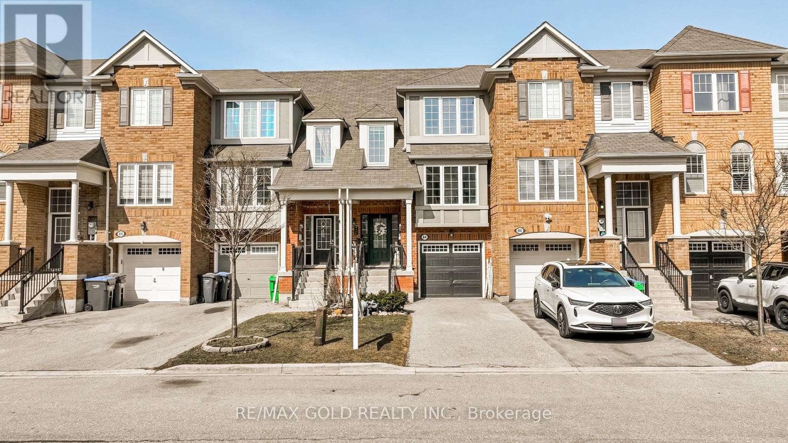 4 bed 2 bath single family at 84 VANHORNE CLOSE — $779,000