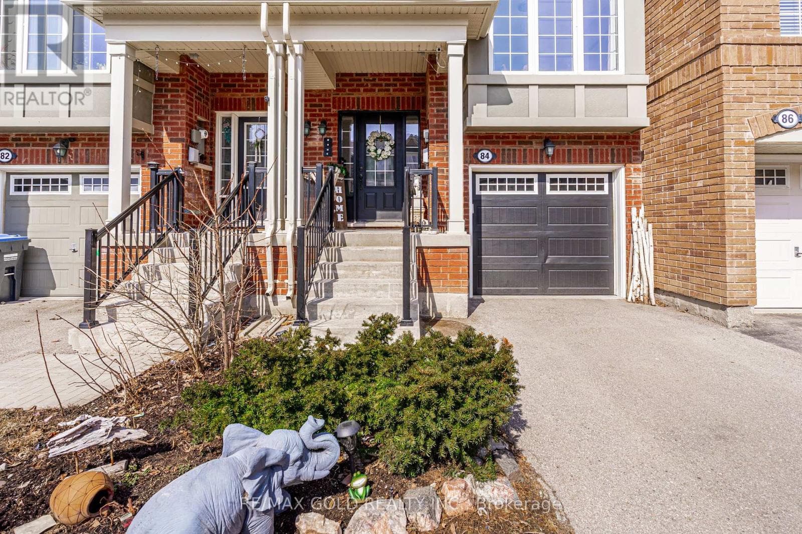 84 VANHORNE CLOSE photo 3