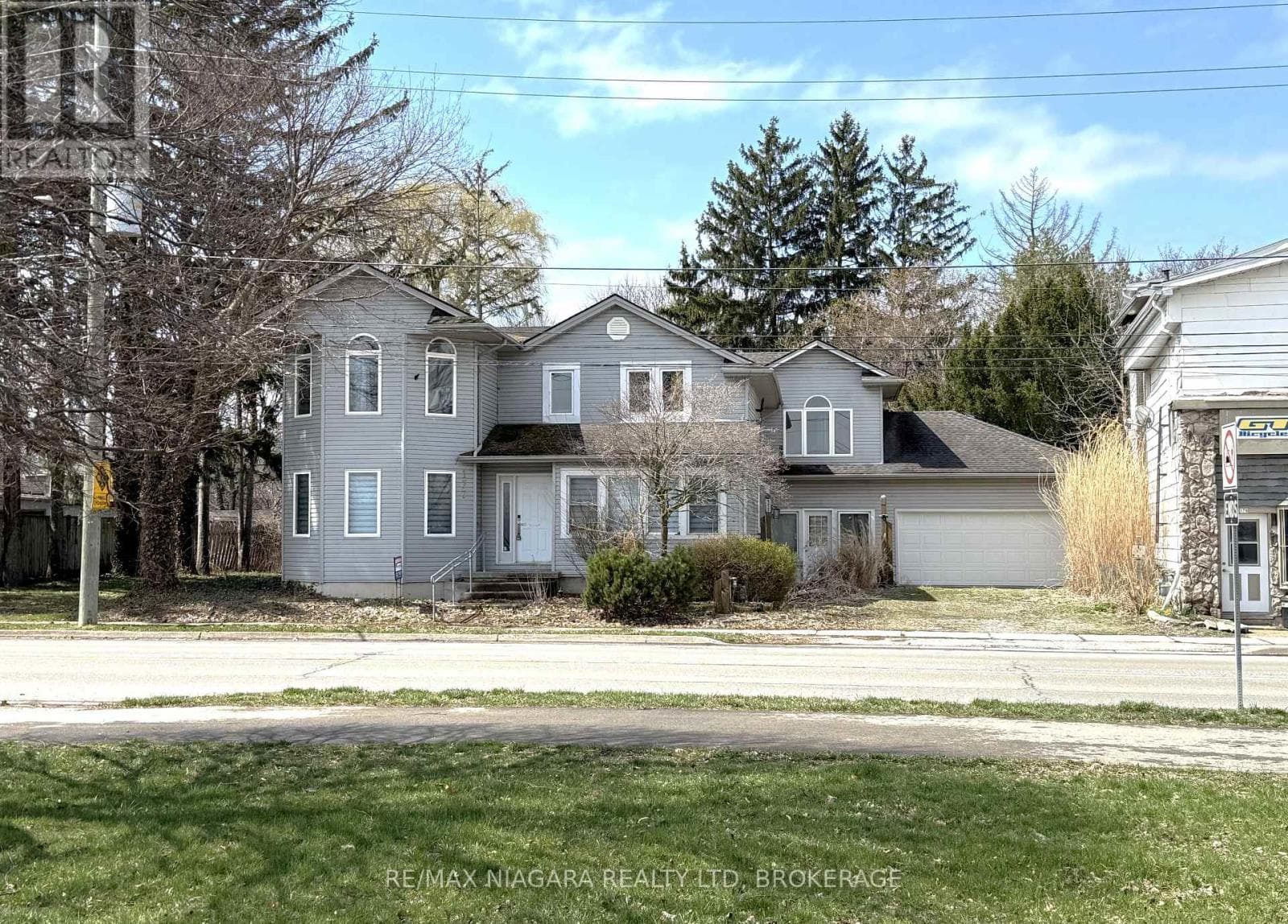 6 bed 5 bath single family at 177 NIAGARA BOULEVARD — $850,000