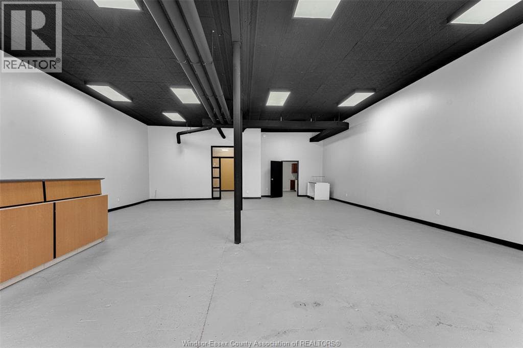 1082 & 1092 WYANDOTTE STREET East photo 5