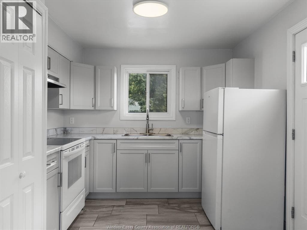 8650 Malden ROAD photo 5