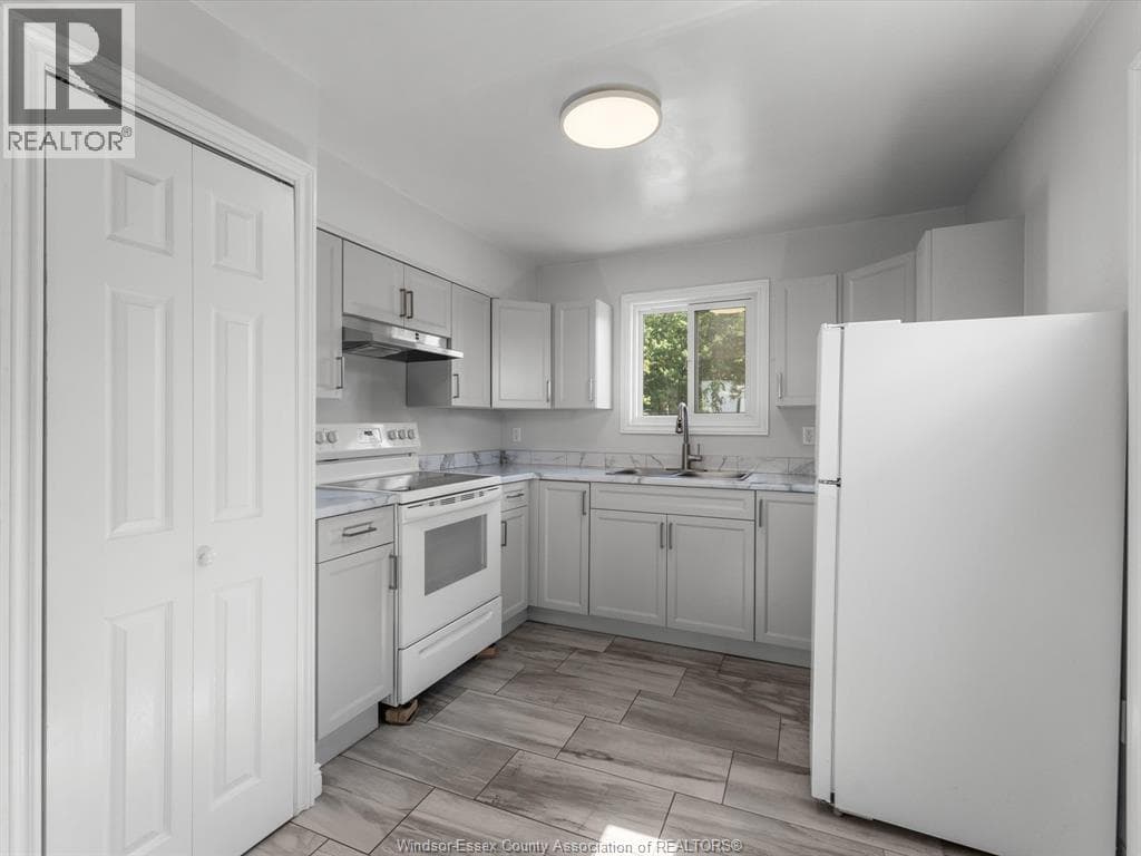 8650 Malden ROAD photo 4