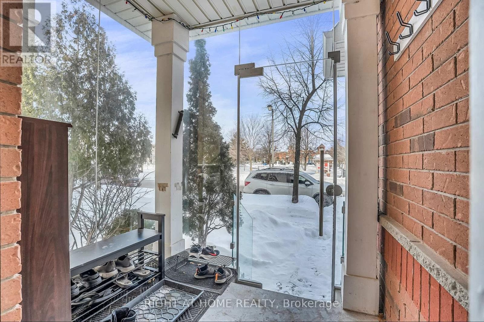 89 CORNELL PARK AVENUE photo 2
