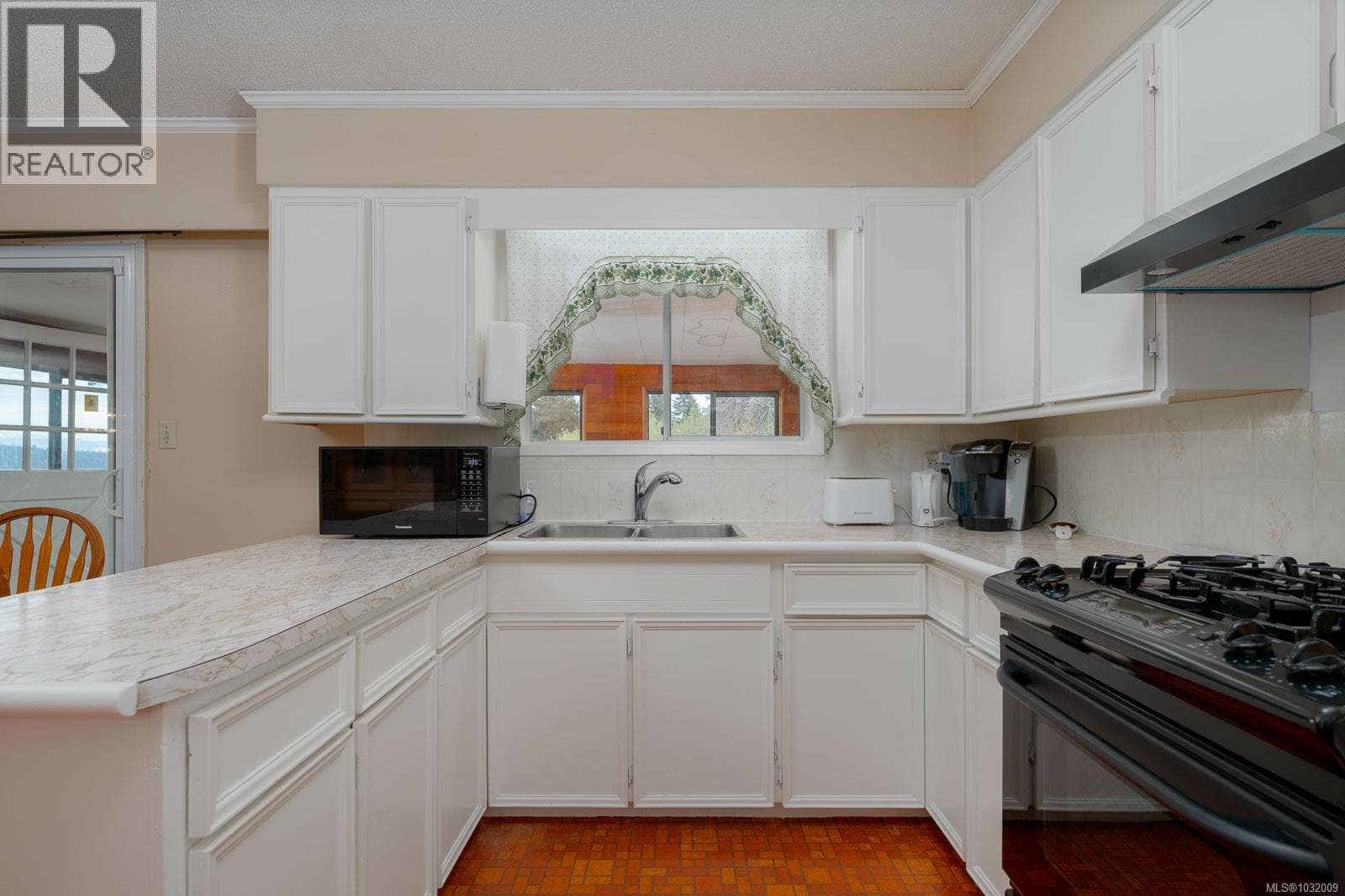 2183 Motion Dr photo 3