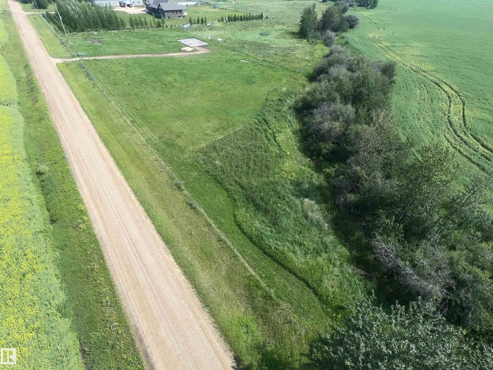 26521 Twp Rd 584 photo 2