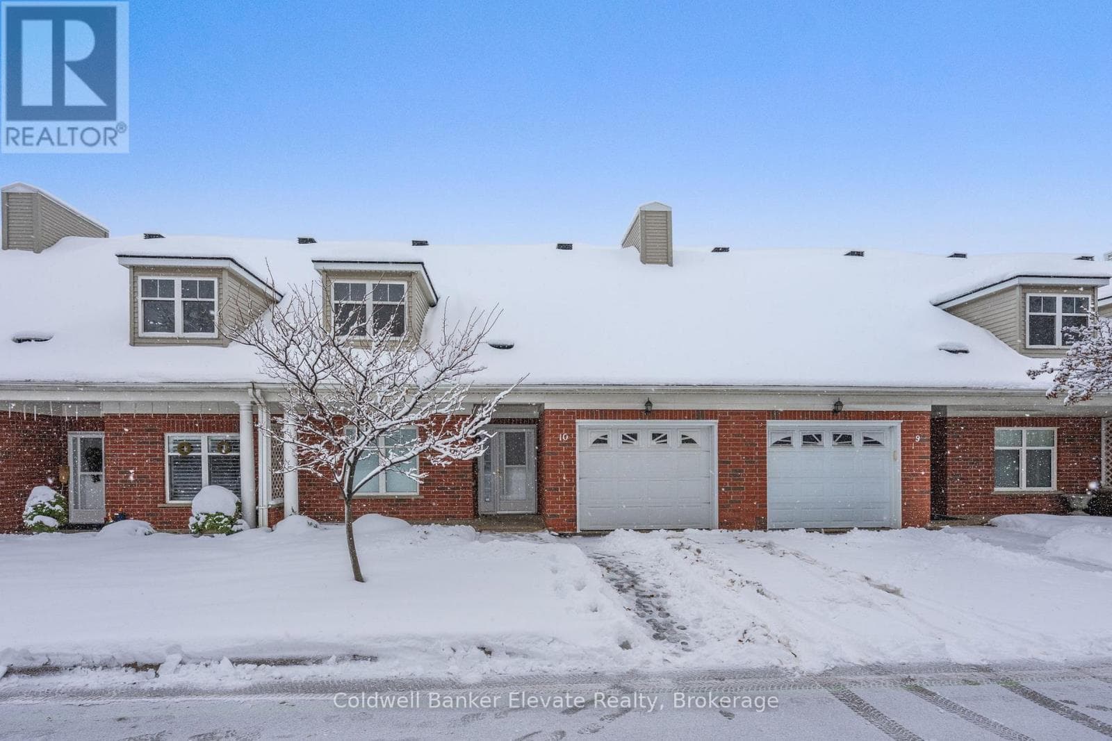 10 - 2705 KINGSWAY DRIVE photo 4
