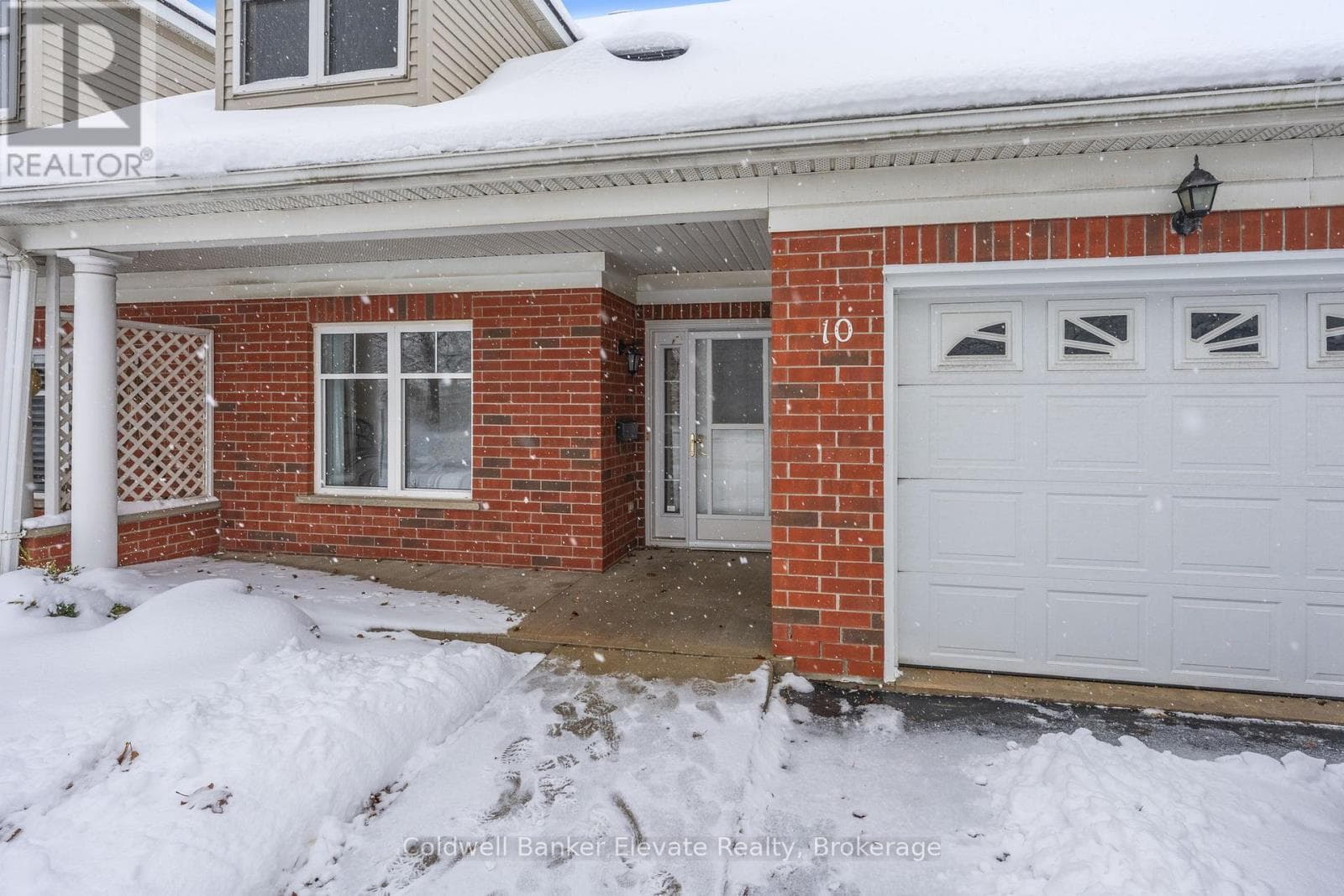 10 - 2705 KINGSWAY DRIVE photo 5