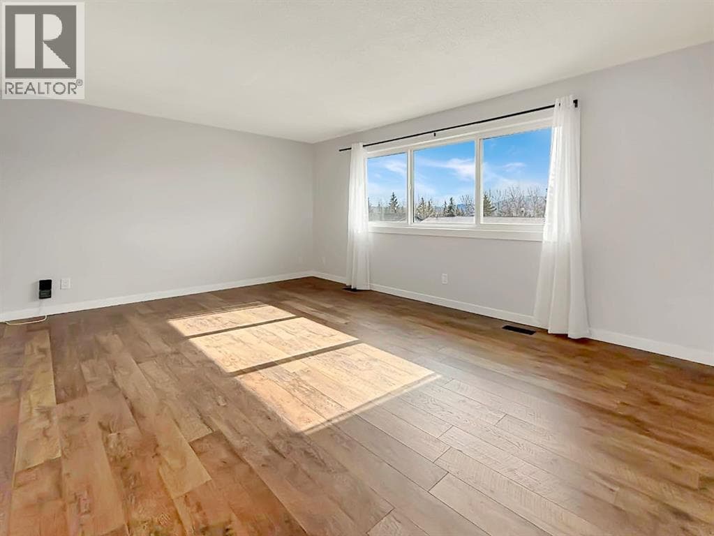 10250 97th Avenue photo 4