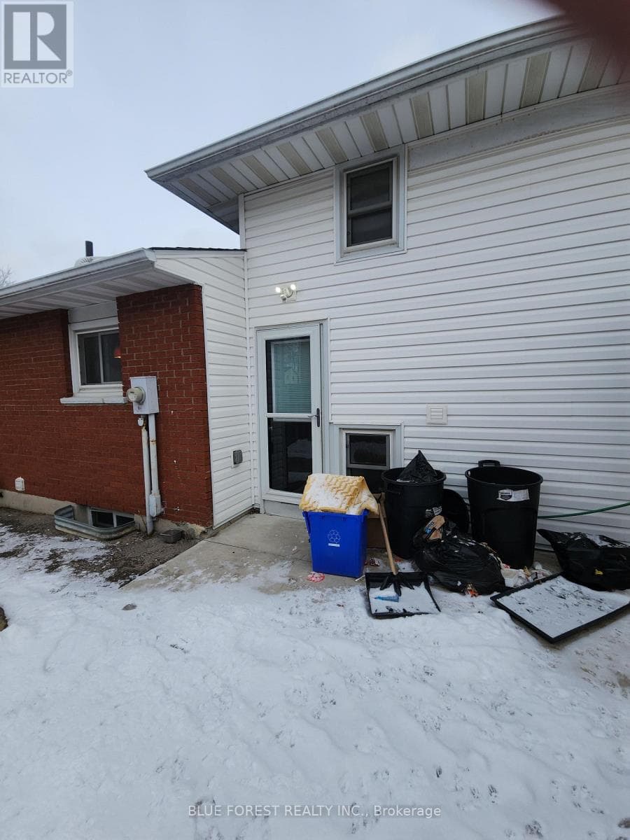 221 ADMIRAL DRIVE photo 4