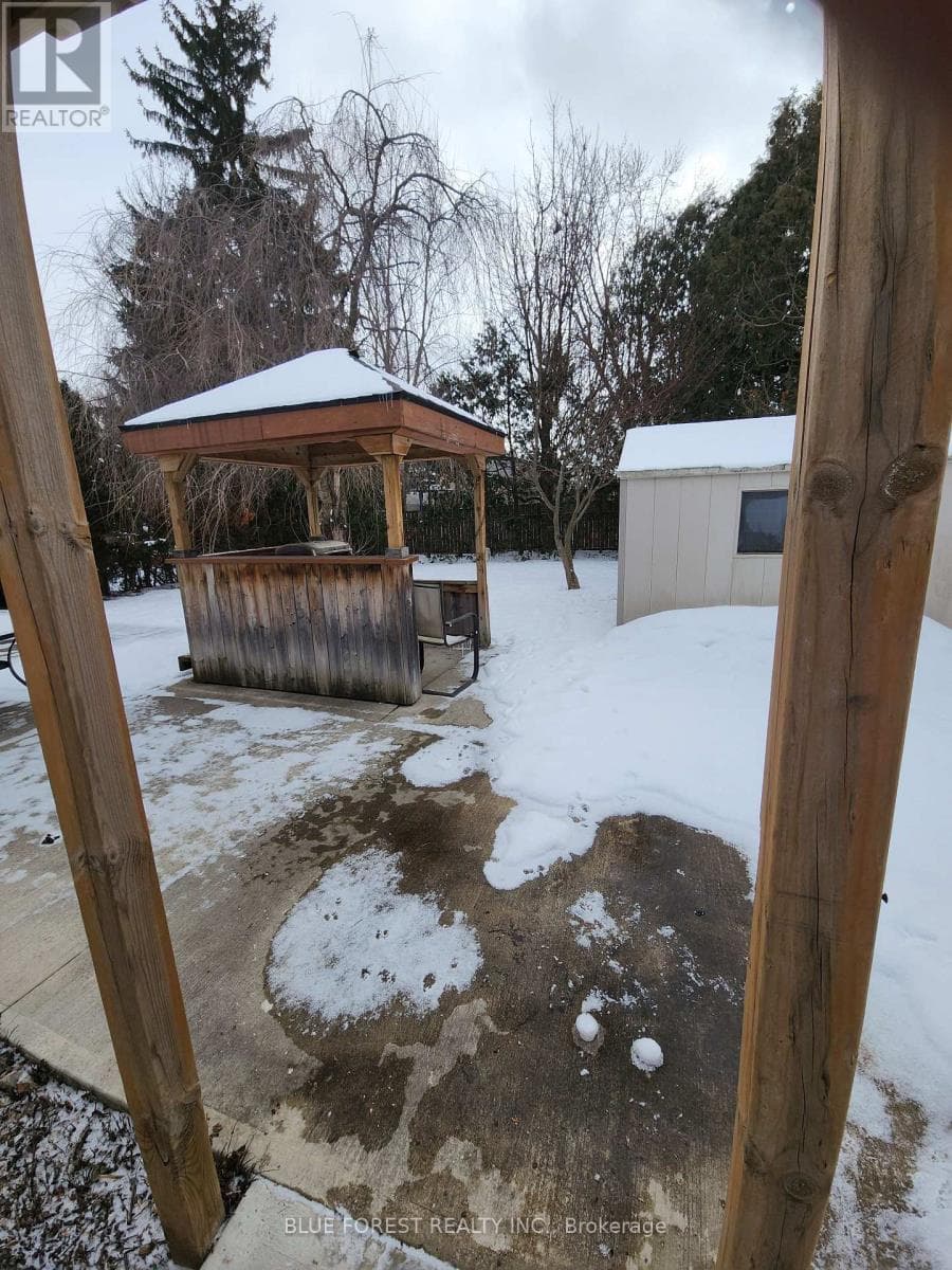221 ADMIRAL DRIVE photo 5