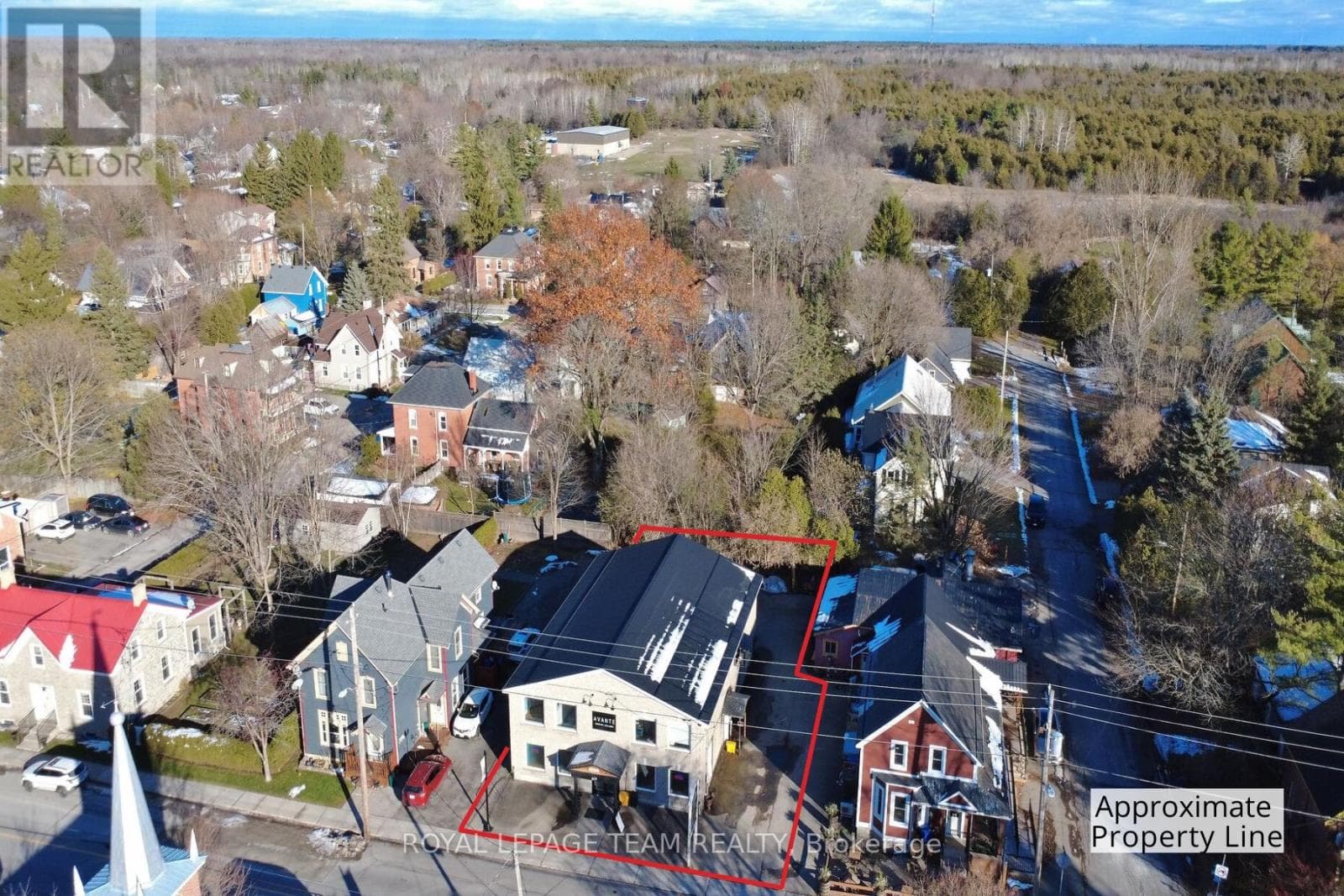 retail at 629 ST LAWRENCE STREET — $799,900