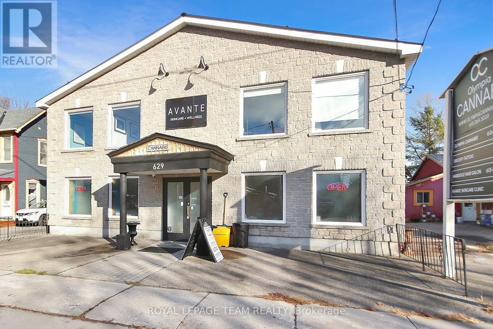 629 ST LAWRENCE STREET photo 4