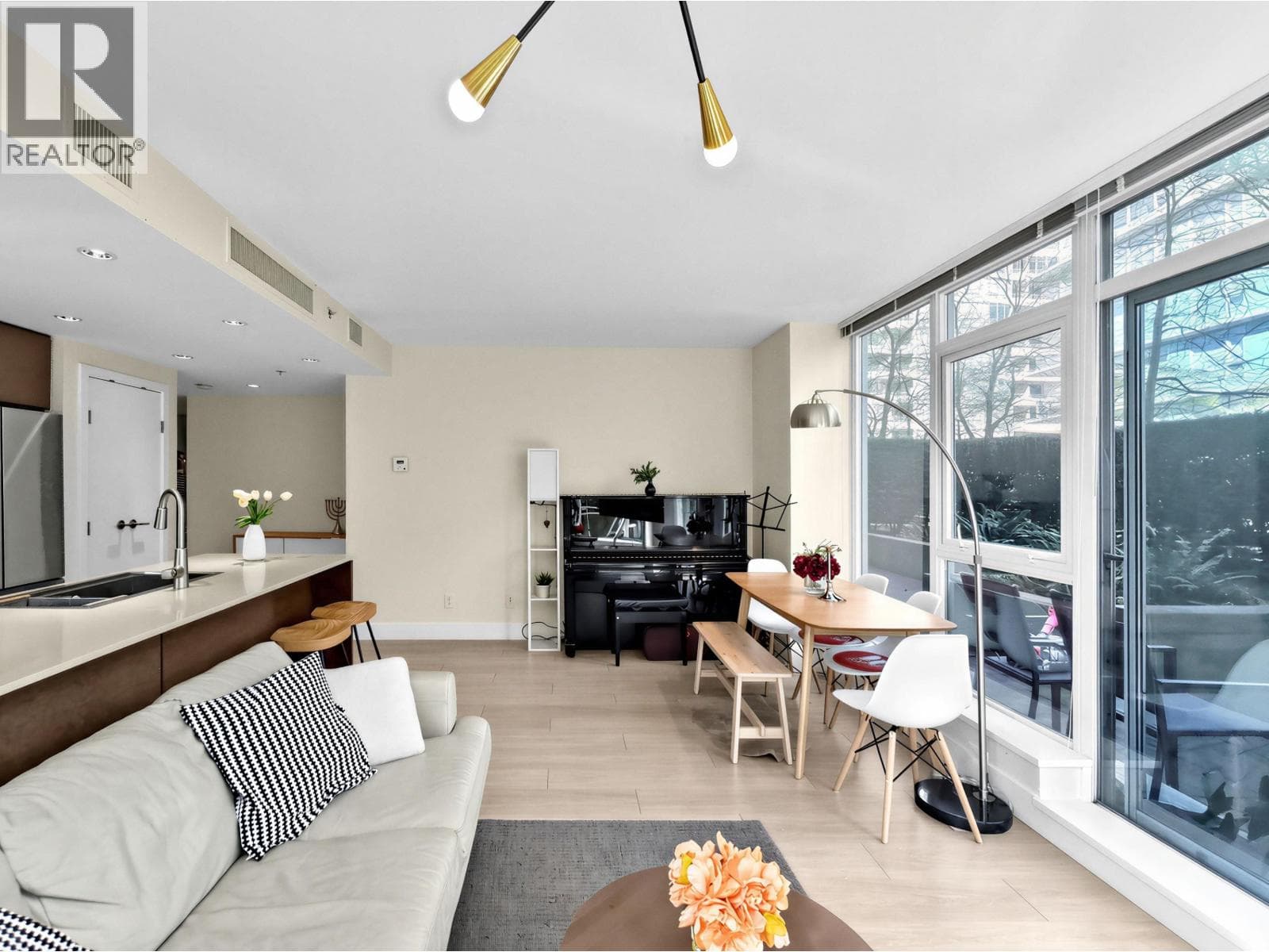 501 7371 WESTMINSTER HIGHWAY photo 4