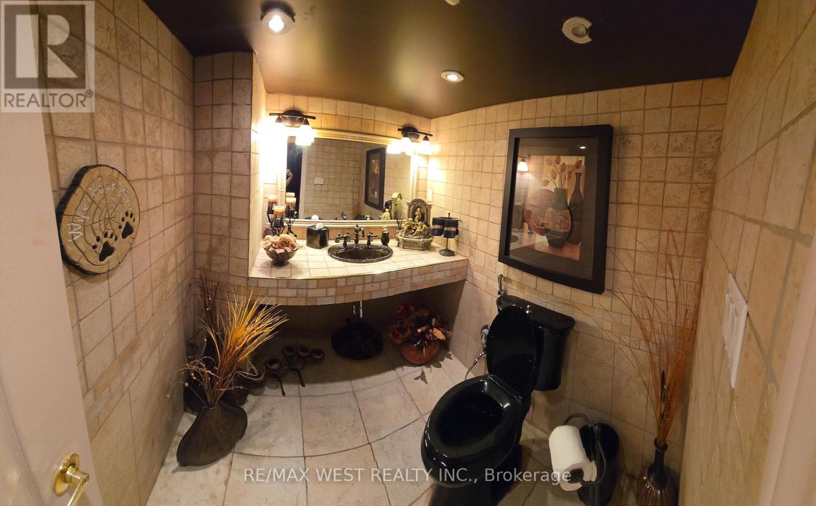 64 KINGMOUNT CRESCENT photo 4
