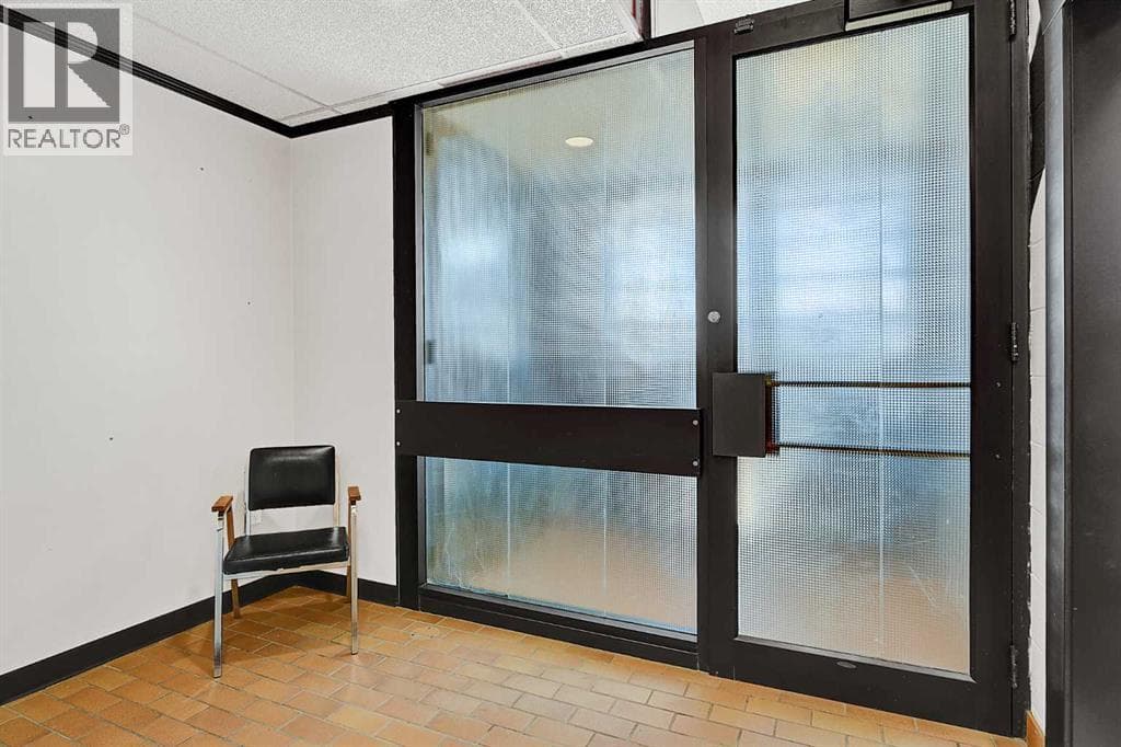 10030 101 Avenue photo 5
