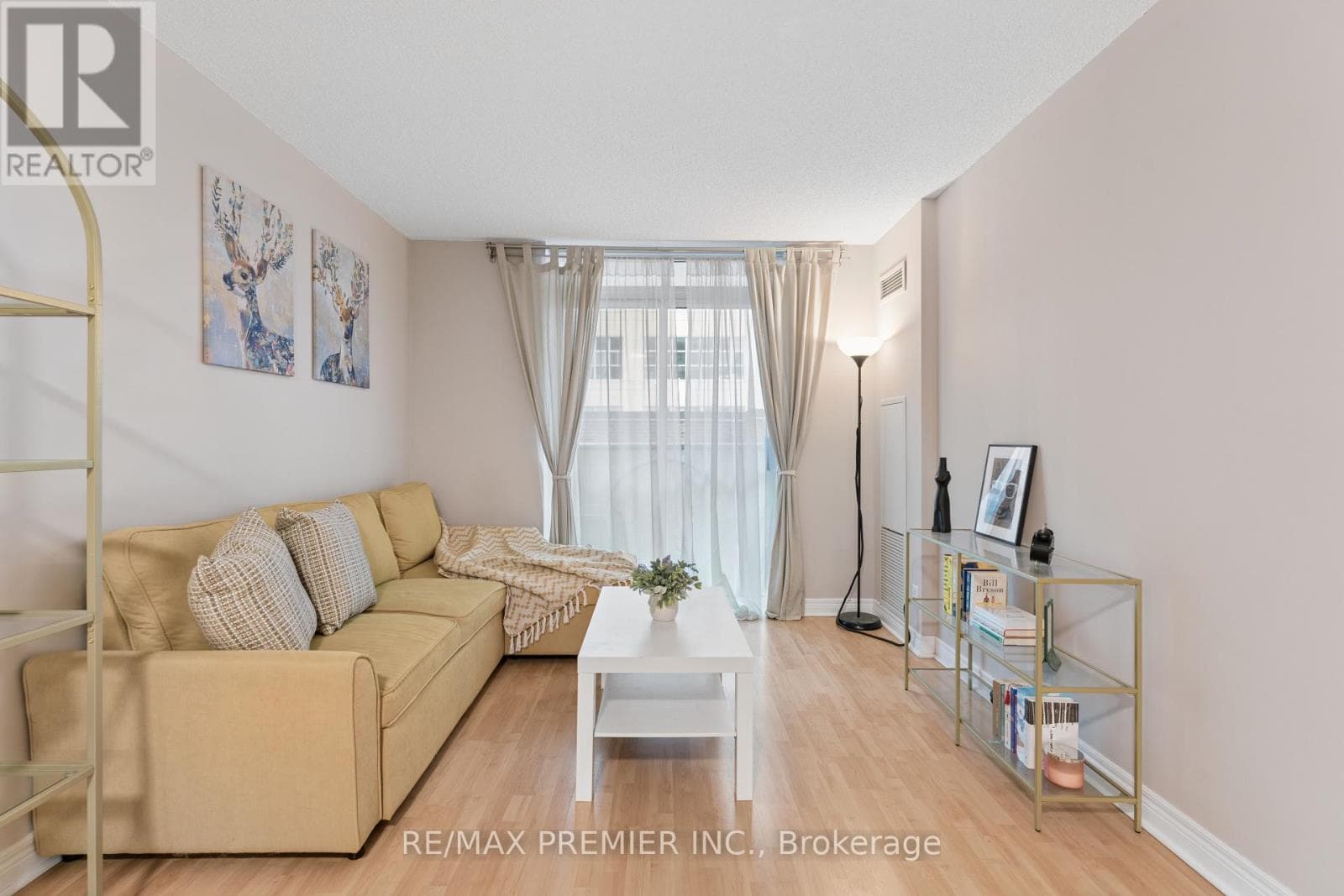 307 - 212 EGLINTON AVENUE E photo 3