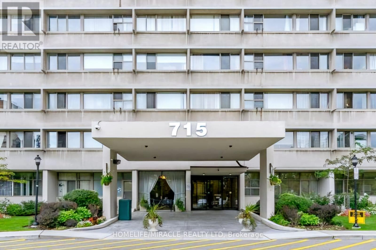 1 bed 1 bath single family at 201 - 715 DON MILLS ROAD — $380,000