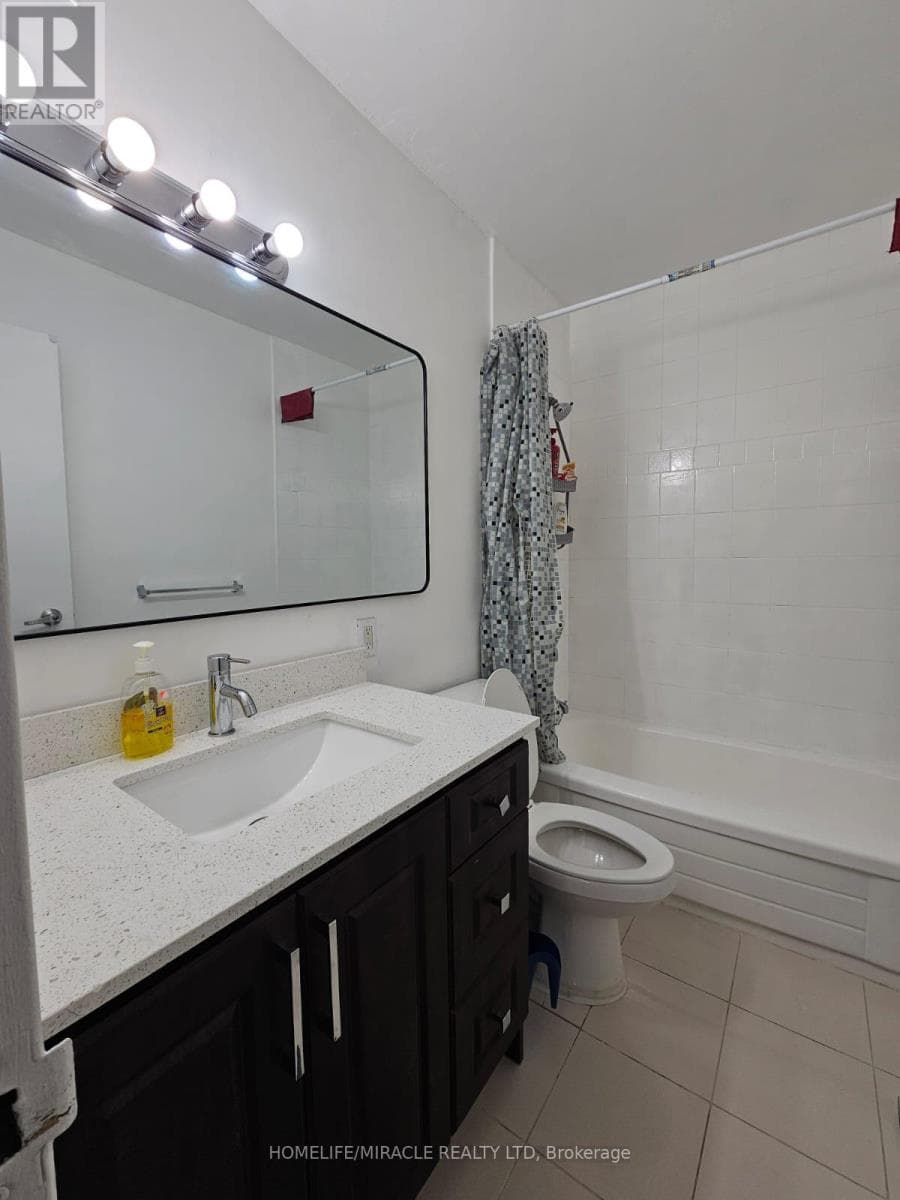 201 - 715 DON MILLS ROAD photo 5