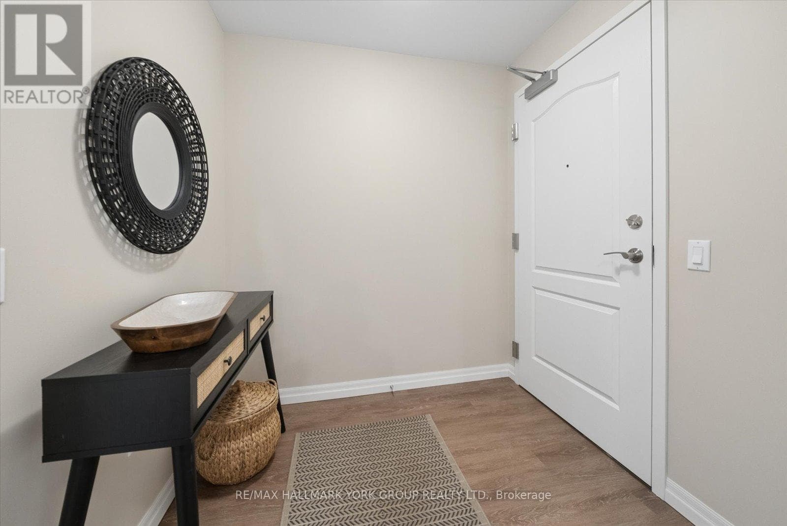 116 - 460 WILLIAM GRAHAM DRIVE photo 5