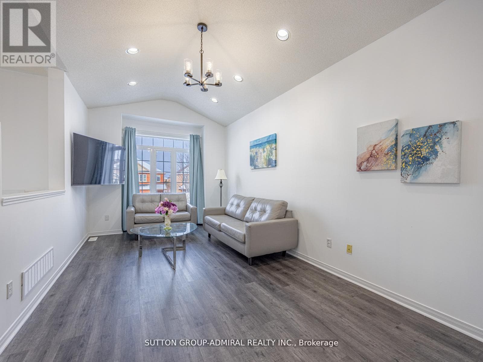 101 RIVER ROCK CRESCENT photo 5