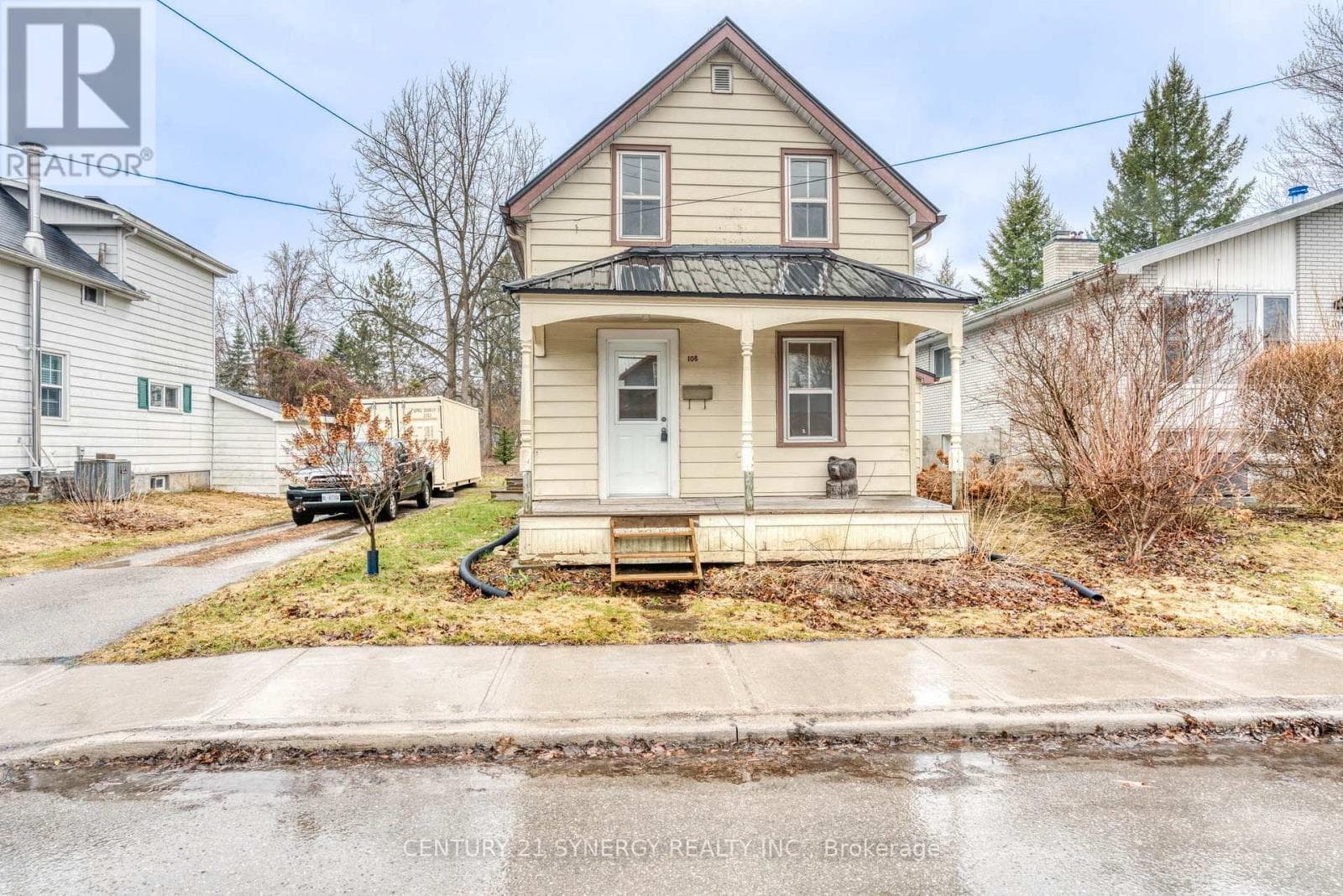 3 bed 2 bath single family at 108 BECKWITH STREET E — $374,900