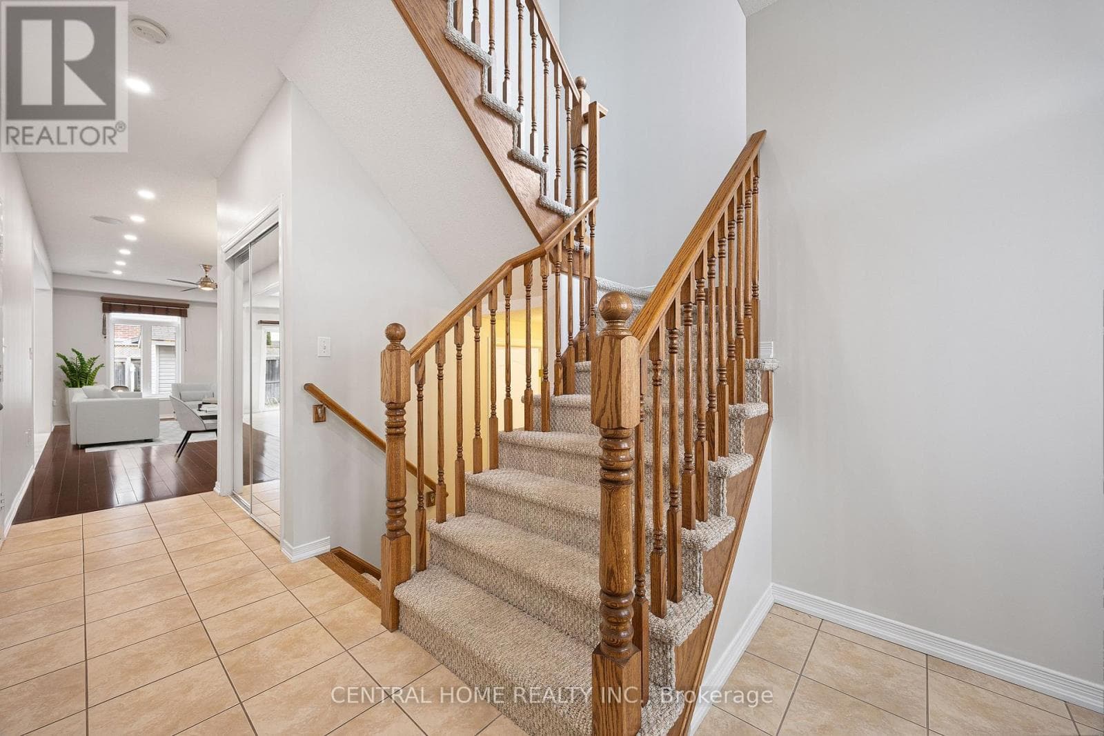 165 PALACEBEACH TRAIL photo 4