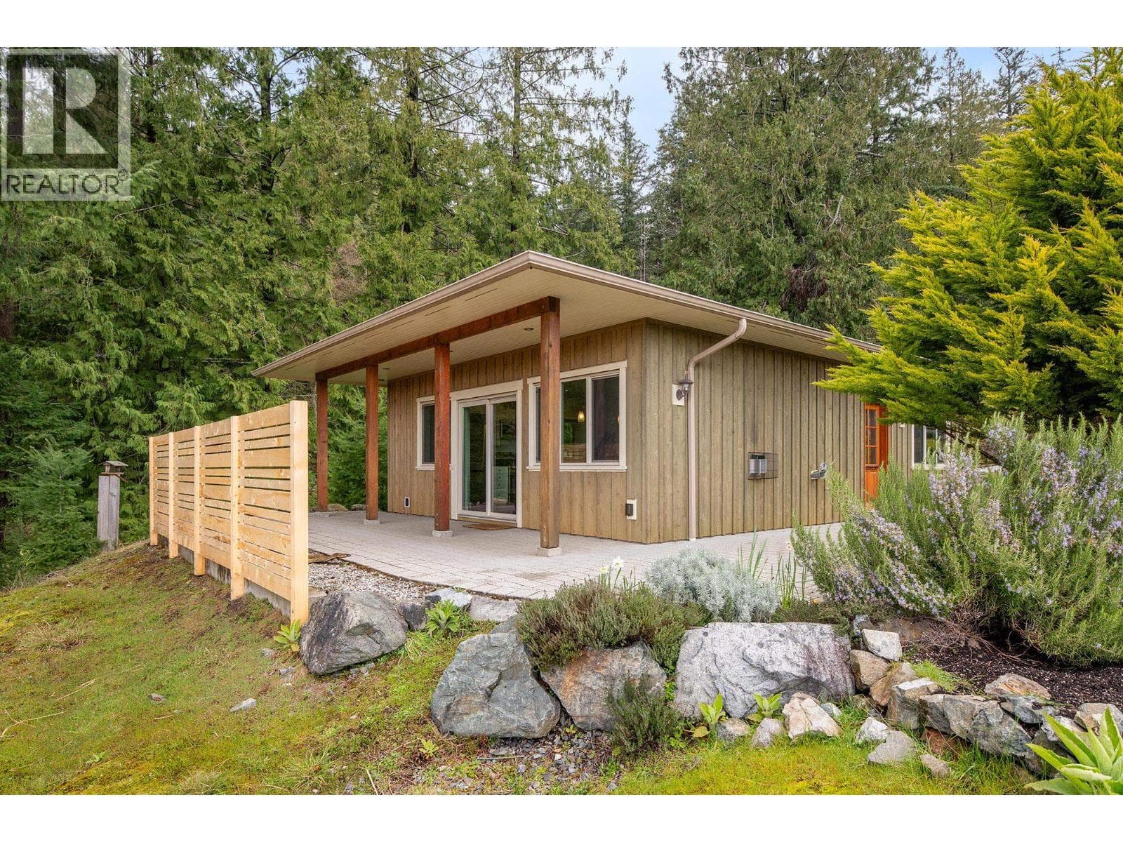 1 bed 1 bath single family at 879 SEYMOUR BAY DRIVE — $1,090,000