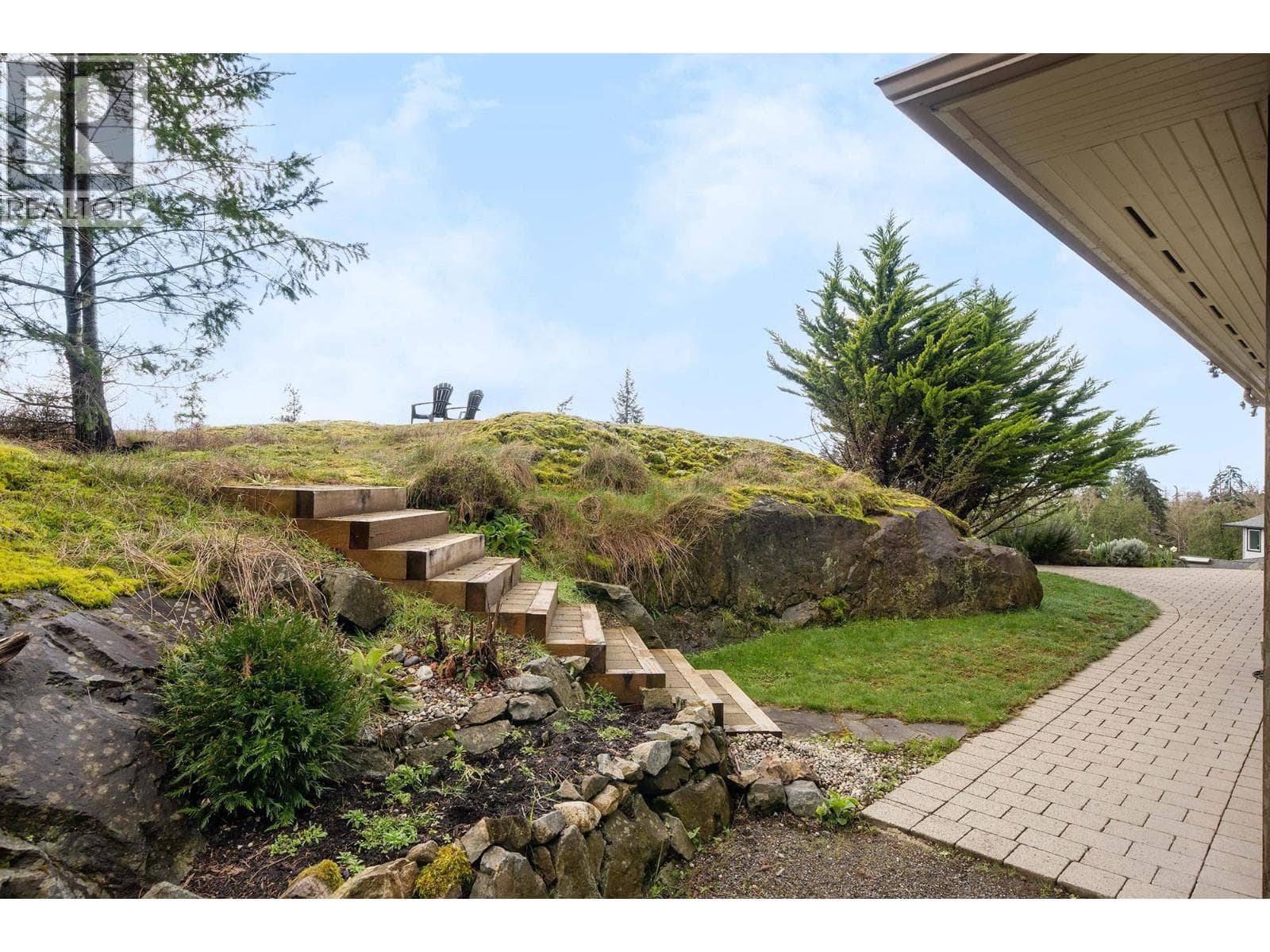 879 SEYMOUR BAY DRIVE photo 3