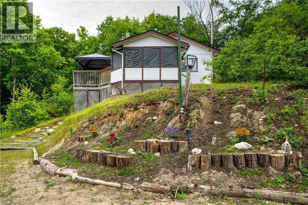 1180 GUIGUE Road photo 3