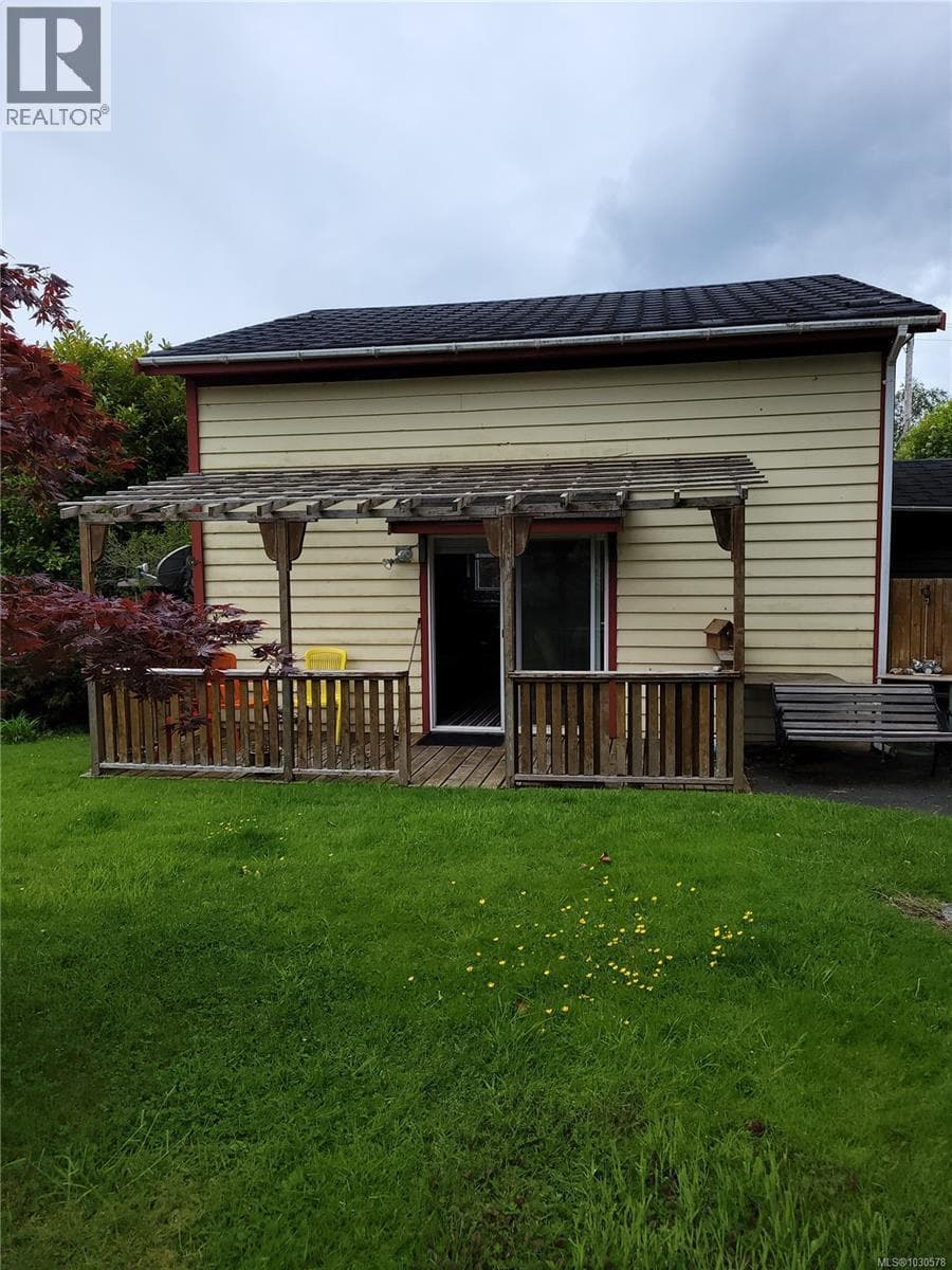 179 2nd St photo 4