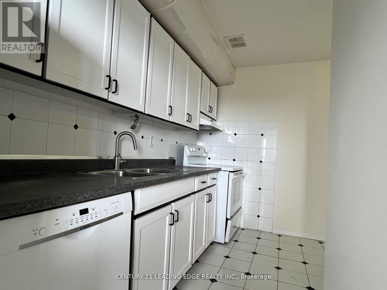 916 - 80 GRANDRAVINE DRIVE photo 5
